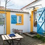 Alojamento de Acomodação e Pequeno-almoço Les Yeux Bleus