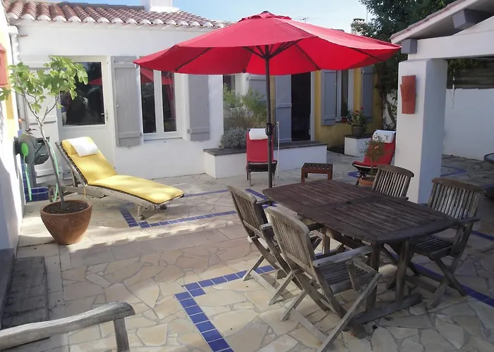 Les Yeux Bleus Bed & Breakfast