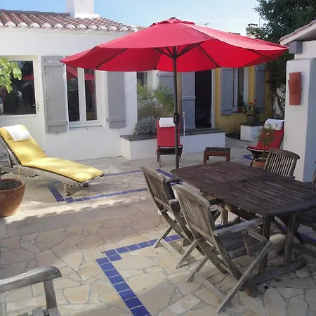 Les Yeux Bleus Bed and breakfast