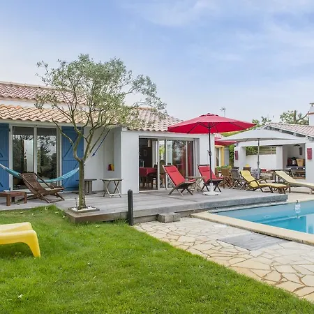 Les Yeux Bleus Bed & Breakfast 3*