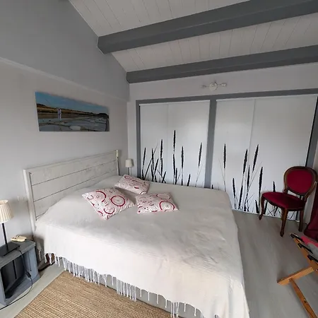 Les Yeux Bleus Bed and breakfast 3*