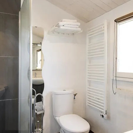 Les Yeux Bleus Bed & Breakfast 3*