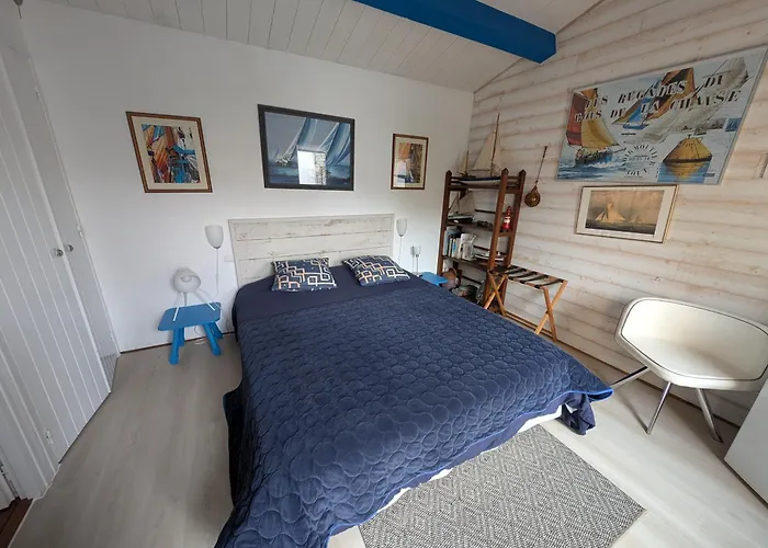 Les Yeux Bleus 3* 누아르무티에 앙 릴