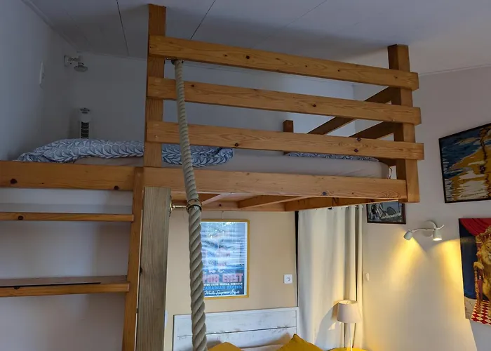 B&B Les Yeux Bleus 누아르무티에 앙 릴