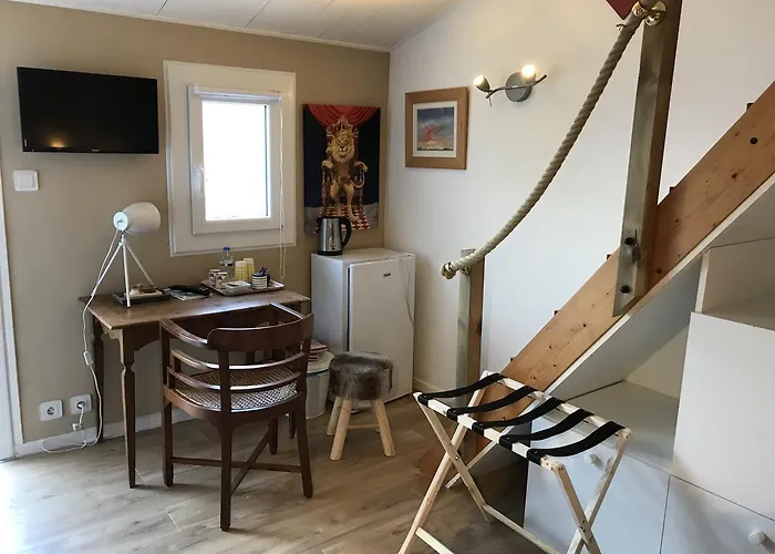 Les Yeux Bleus 누아르무티에 앙 릴