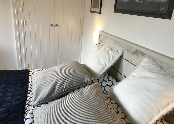 Les Yeux Bleus 누아르무티에 앙 릴